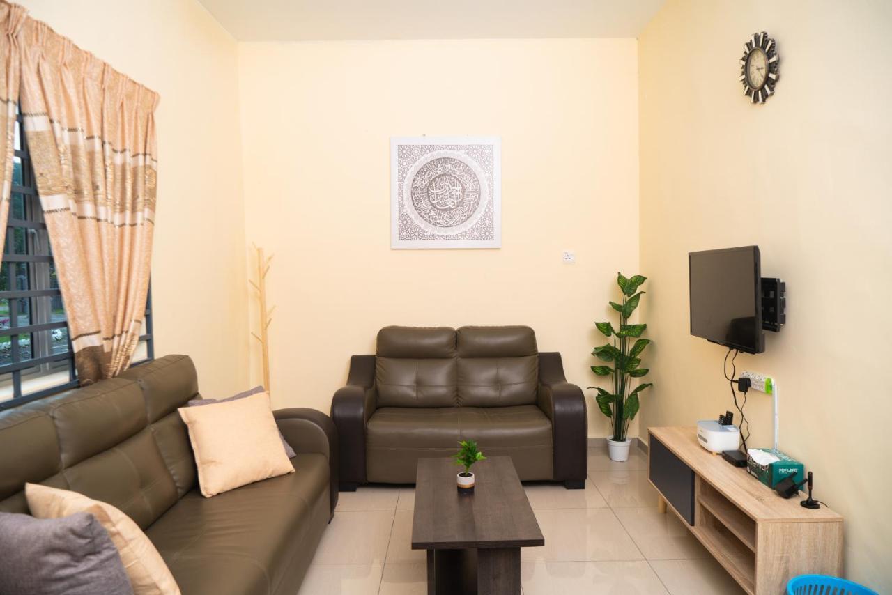 Adorable 3-Bedroom Home With Pool, Wi-Fi And Bbq Rembau Exteriör bild