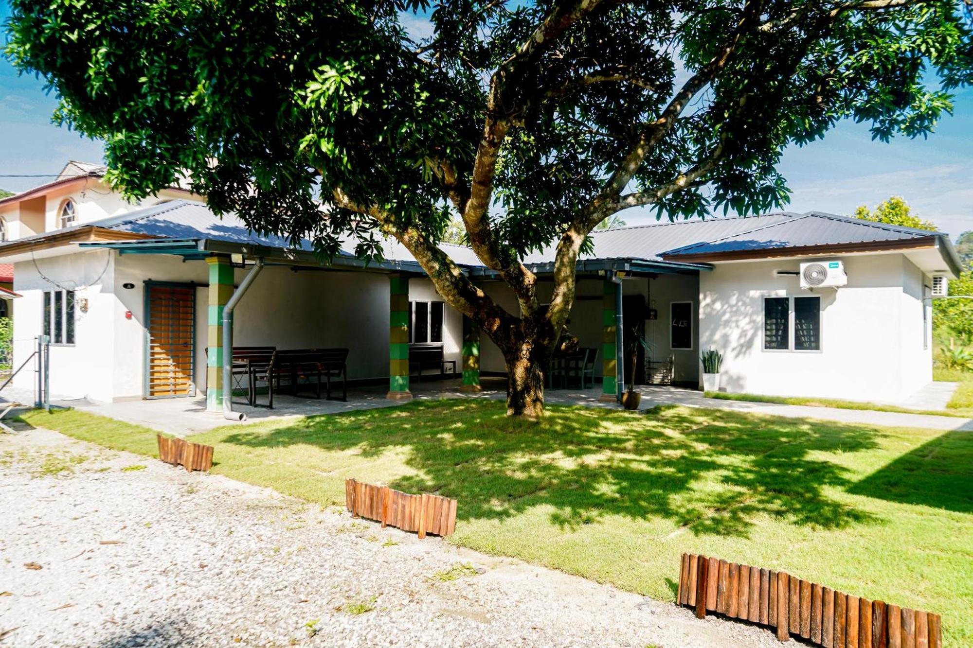 Adorable 3-Bedroom Home With Pool, Wi-Fi And Bbq Rembau Exteriör bild
