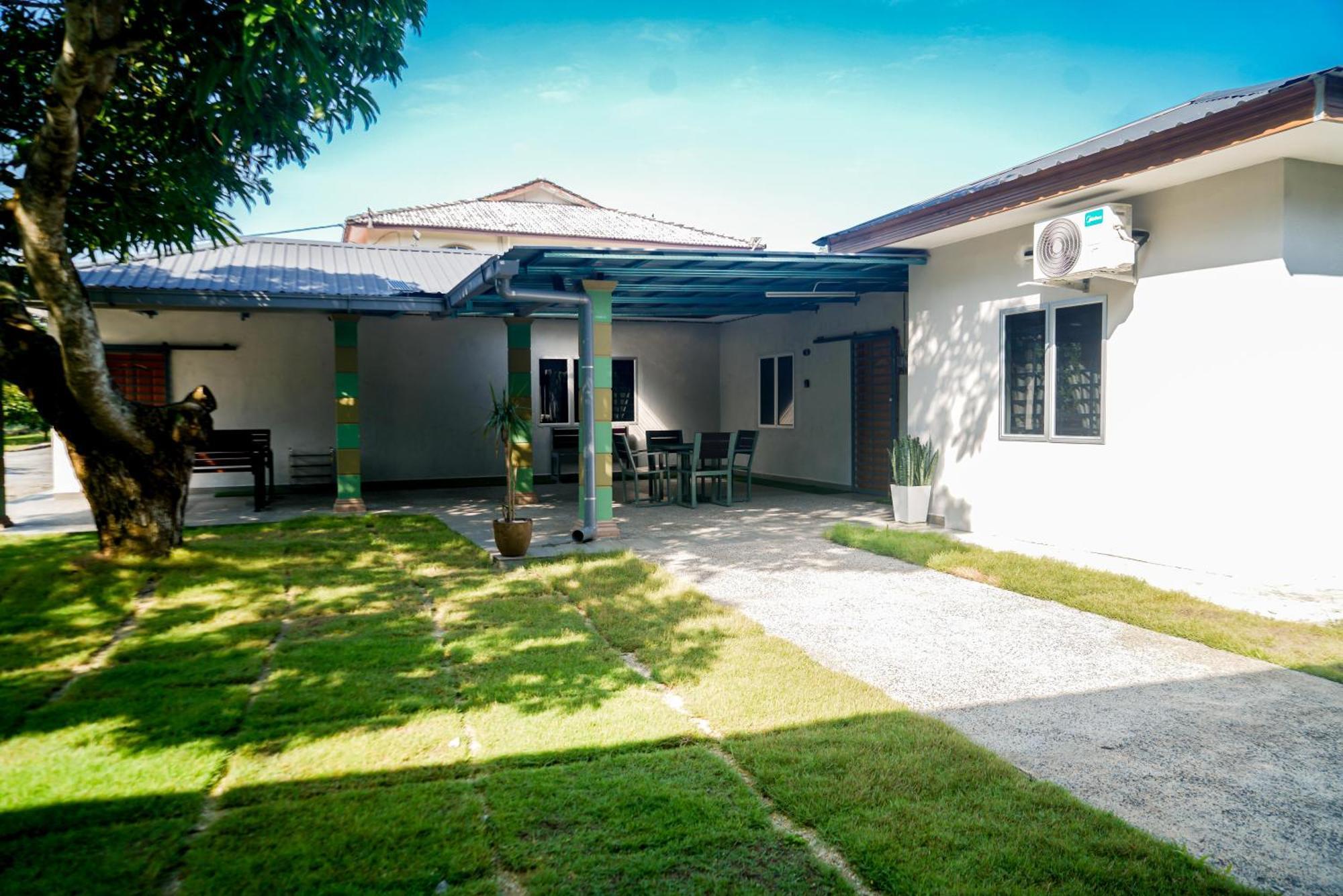 Adorable 3-Bedroom Home With Pool, Wi-Fi And Bbq Rembau Exteriör bild
