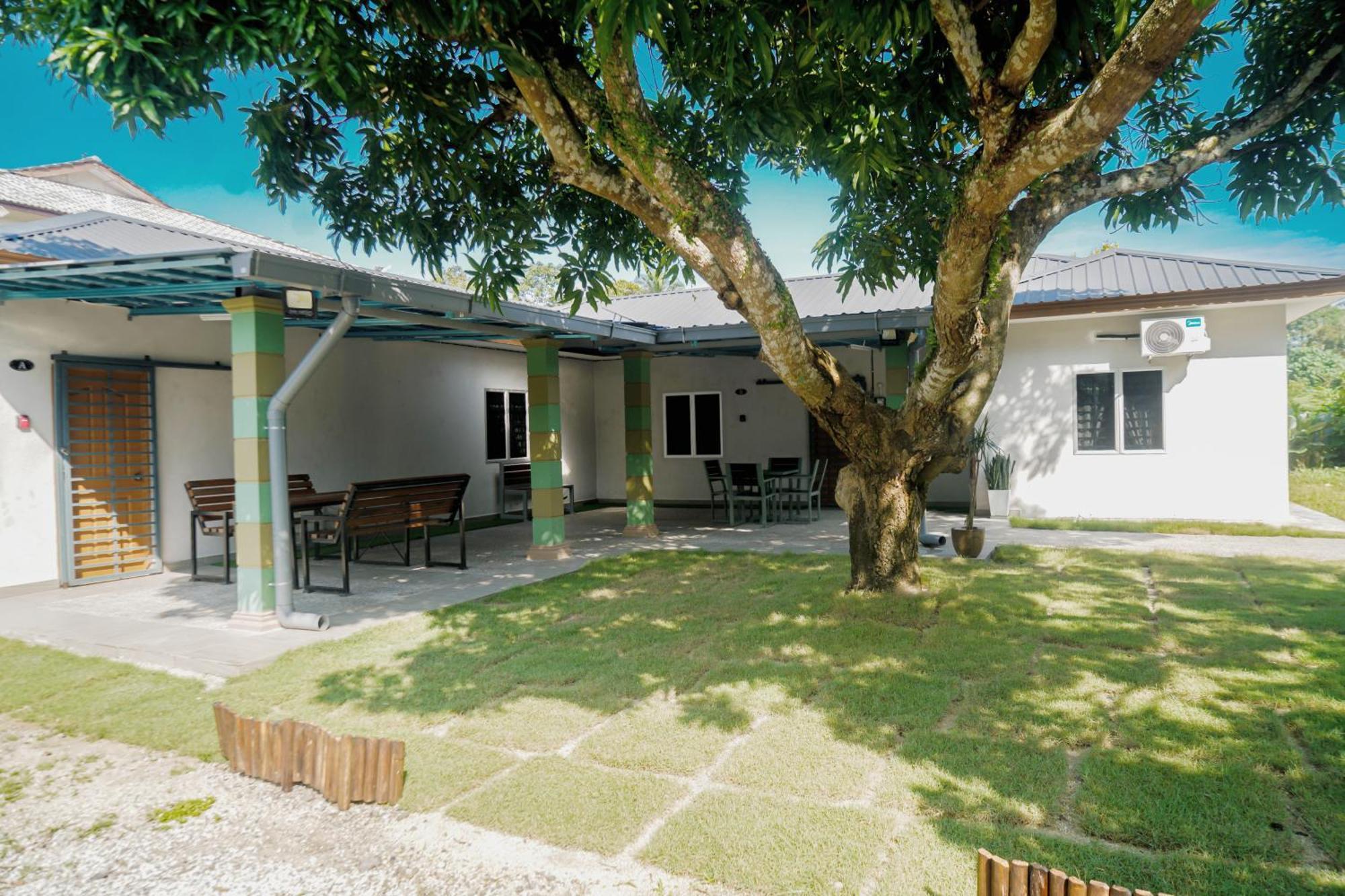 Adorable 3-Bedroom Home With Pool, Wi-Fi And Bbq Rembau Exteriör bild