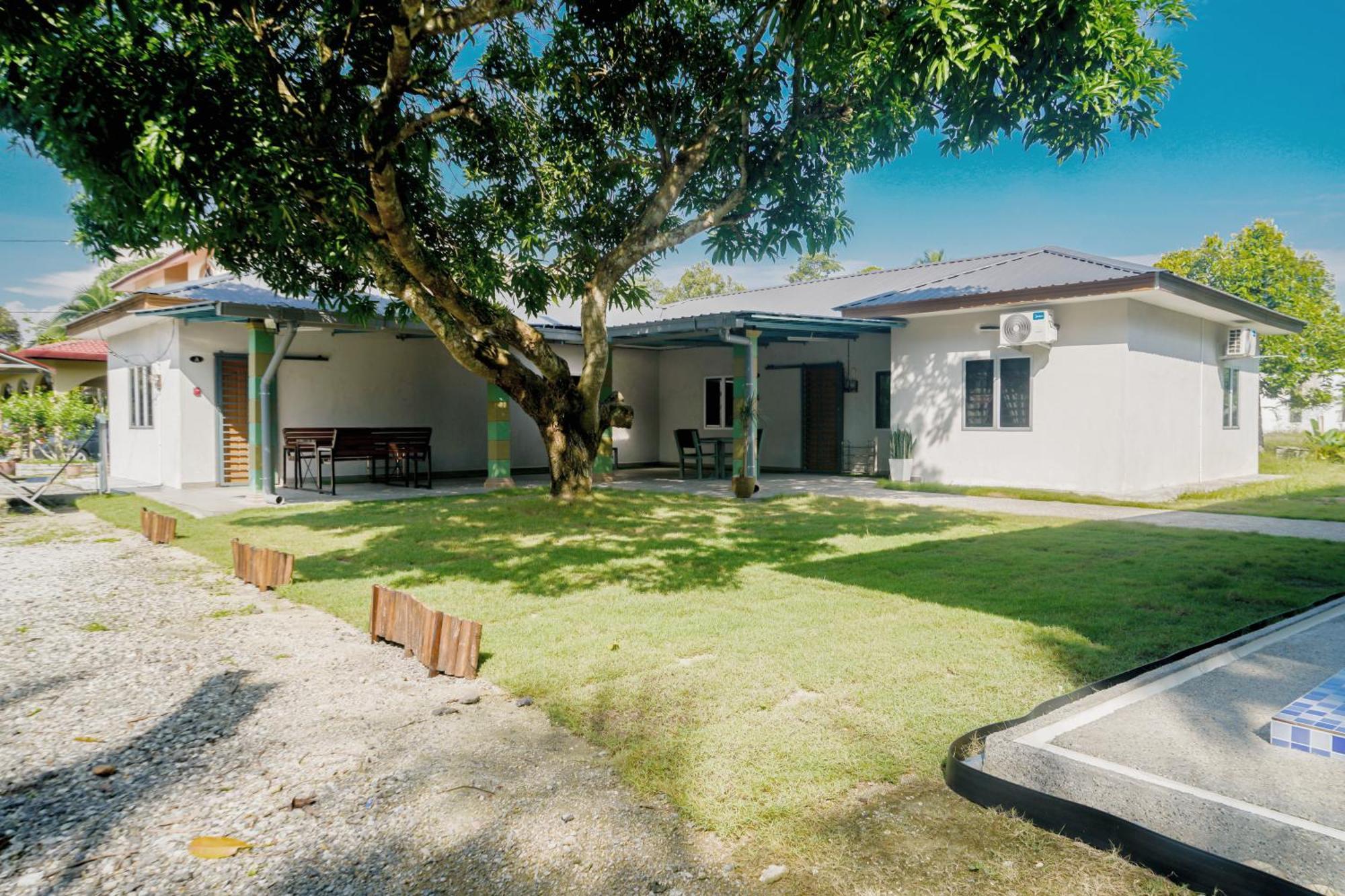 Adorable 3-Bedroom Home With Pool, Wi-Fi And Bbq Rembau Exteriör bild